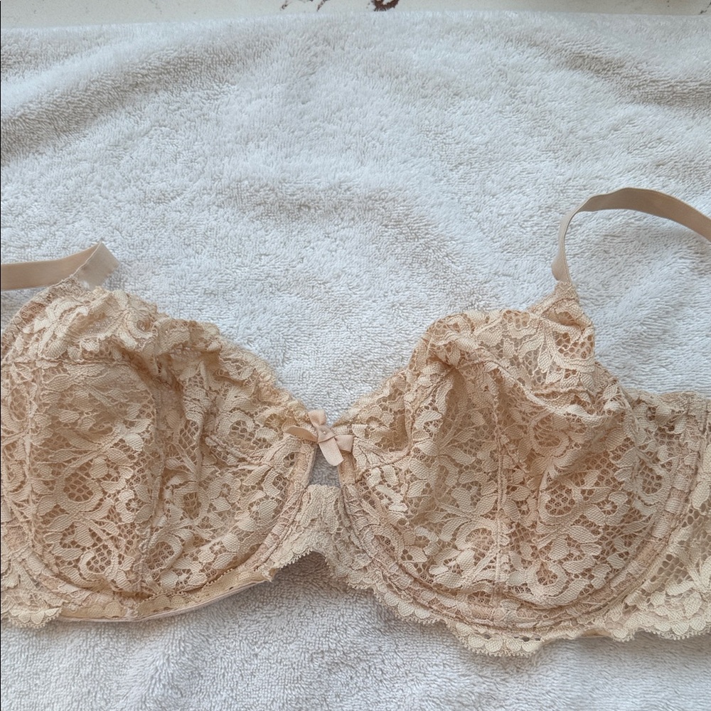Victoria's Secret Lace Bra in Tan